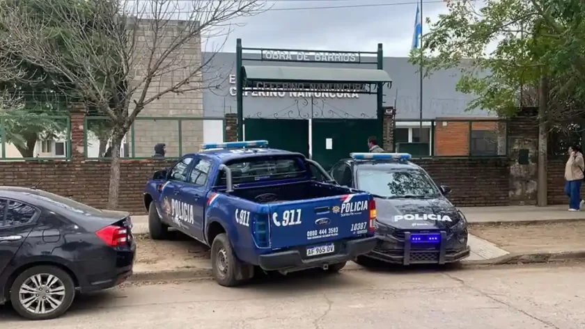 Alarma en una escuela del norte de la ciudad: un alumno llevó un arma de fuego en su mochila Alarma en una escuela del norte de la ciudad: un alumno llevó un arma de fuego en su mochila