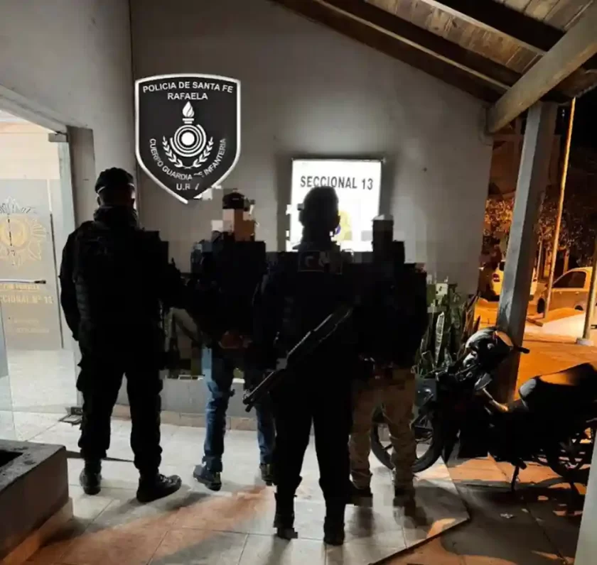 Dos detenidos en Rafaela por circulación en motocicleta con documentación adulterada Dos detenidos en Rafaela por circulación en motocicleta con documentación adulterada