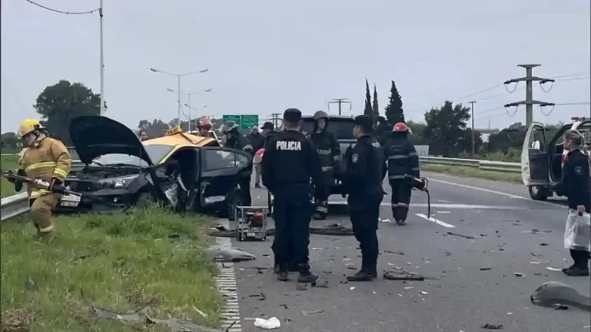 Fatal accidente en Circunvalación: murió un pasajero de taxi tras un violento choque en Rosario Fatal accidente en Circunvalación: murió un pasajero de taxi tras un violento choque en Rosario