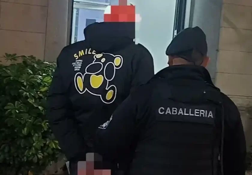 Insólito: cadete de "Pedidos Ya" fue detenido tras un presunto intento de robo en la Costanera santafesina Insólito: cadete de "Pedidos Ya" fue detenido tras un presunto intento de robo en la Costanera santafesina