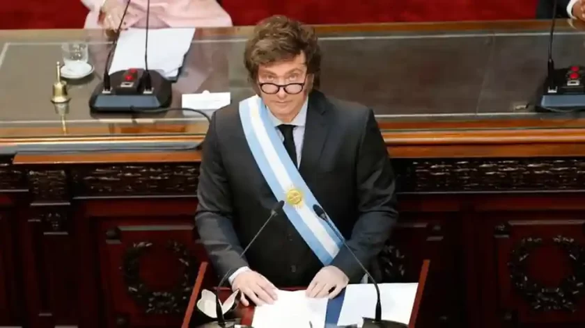 Empleo público: el Gobierno de Milei redujo casi un 10% el personal estatal y proyecta un ahorro de US$ 1.885 millones anuales Empleo público: el Gobierno de Milei redujo casi un 10% el personal estatal y proyecta un ahorro de US$ 1.885 millones anuales