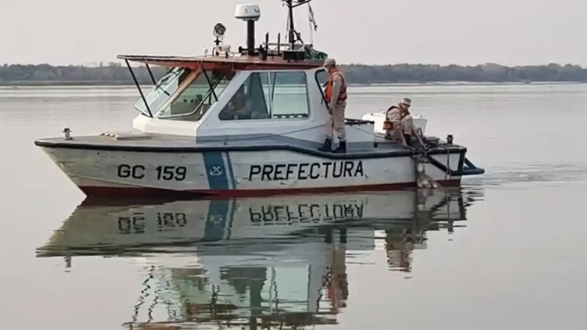 Hallan el cuerpo del tercer pescador desaparecido en el Paraná Hallan el cuerpo del tercer pescador desaparecido en el Paraná