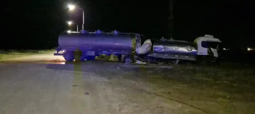 Fuerte choque entre un tren de carga y un camión lechero en Rafaela Fuerte choque entre un tren de carga y un camión lechero en Rafaela