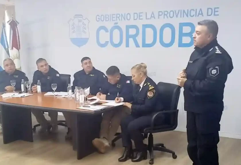 Reunión clave entre fuerzas de seguridad para reforzar la seguridad en la frontera Santa Fe-Córdoba Reunión clave entre fuerzas de seguridad para reforzar la seguridad en la frontera Santa Fe-Córdoba