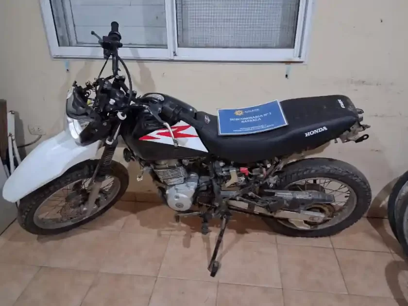 Rafaela: Secuestraron una moto abandonada en calle G. Maggi Rafaela: Secuestraron una moto abandonada en calle G. Maggi