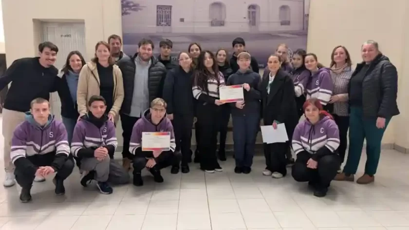 Santa Clara de Saguier: Proyectos juveniles "Hablemos Claro" y "Abriendo Caminos" firman sus compromisos Santa Clara de Saguier: Proyectos juveniles "Hablemos Claro" y "Abriendo Caminos" firman sus compromisos
