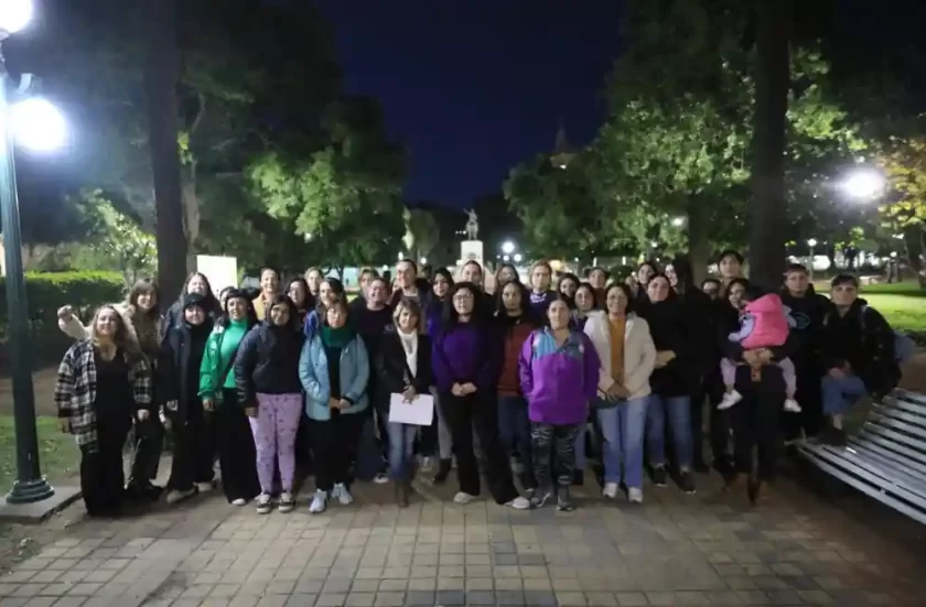Rafaela se sumó al Ni Una Menos: Una década de lucha, reflexión y resistencia en la Plaza 25 de Mayo Rafaela se sumó al Ni Una Menos: Una década de lucha, reflexión y resistencia en la Plaza 25 de Mayo