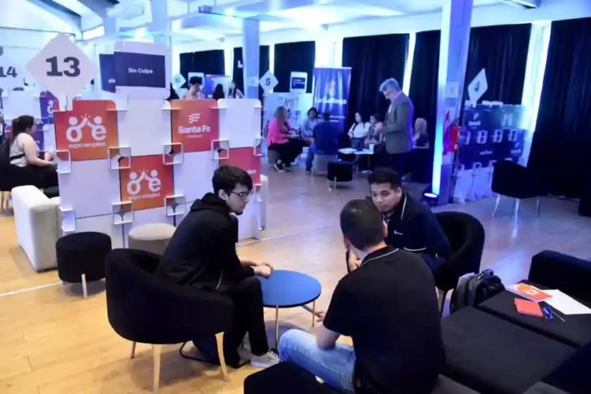 Un centenar de empresas ofrecerán más de 1.000 oportunidades laborales en la Expo Empleo de Rosario 2025, que organiza Provincia Un centenar de empresas ofrecerán más de 1.000 oportunidades laborales en la Expo Empleo de Rosario 2025, que organiza Provincia
