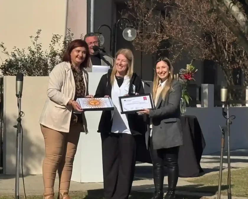 Bárbara Chivallero participó del acto por el 125° aniversario de la Escuela n° 400 “Domingo Faustino Sarmiento” de Colonia Margarita Bárbara Chivallero participó del acto por el 125° aniversario de la Escuela n° 400 “Domingo Faustino Sarmiento” de Colonia Margarita