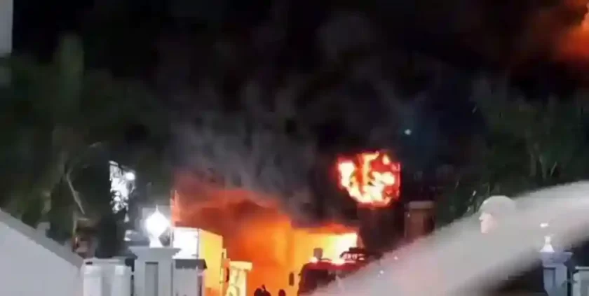 Incendio de gran magnitud afecta fábrica de colchones en el Parque Industrial de Rafaela Incendio de gran magnitud afecta fábrica de colchones en el Parque Industrial de Rafaela