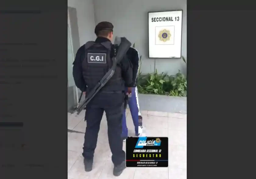 Rafaela: Detenido joven con arma de fuego tras intentar escapar de la policía Rafaela: Detenido joven con arma de fuego tras intentar escapar de la policía
