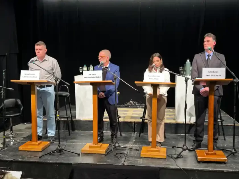 Video: Debate clave en Rafaela; Cruces, estrategias y expectativas de cara a las elecciones del 29 de junio Video: Debate clave en Rafaela; Cruces, estrategias y expectativas de cara a las elecciones del 29 de junio