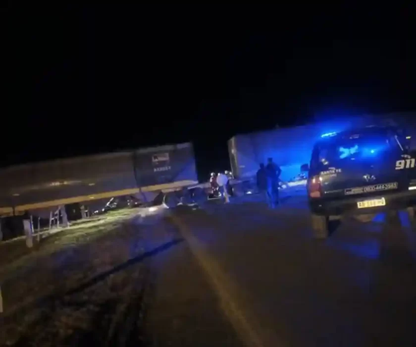 Accidente grave en Arrufó: Tren colisiona con un auto y deja dos heridos Accidente grave en Arrufó: Tren colisiona con un auto y deja dos heridos