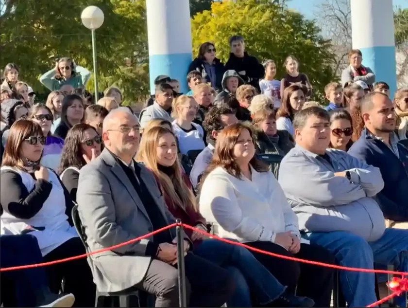 Calvo participó del acto oficial por el Día de la Bandera en María Juana Calvo participó del acto oficial por el Día de la Bandera en María Juana