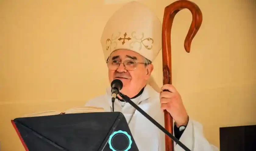 Monseñor Luis Alberto Fernández celebra 50 años de sacerdocio con una misa de acción de gracias en Rafaela Monseñor Luis Alberto Fernández celebra 50 años de sacerdocio con una misa de acción de gracias en Rafaela