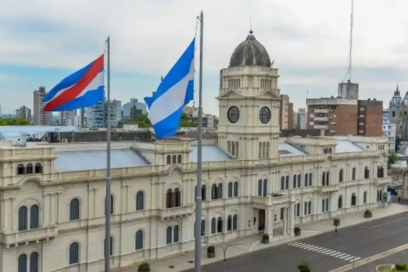 El Gobierno de Entre Ríos eliminó 103 tasas provinciales para reducir la burocracia y aliviar la carga tributaria El Gobierno de Entre Ríos eliminó 103 tasas provinciales para reducir la burocracia y aliviar la carga tributaria