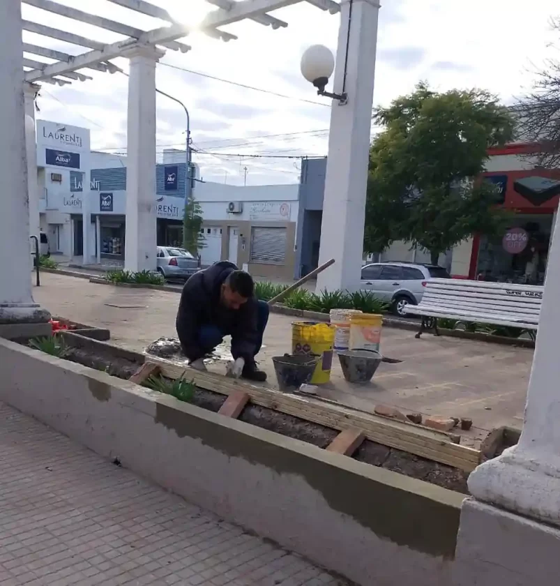 La Municipalidad pone en valor la pérgola de bulevar Lehmann La Municipalidad pone en valor la pérgola de bulevar Lehmann